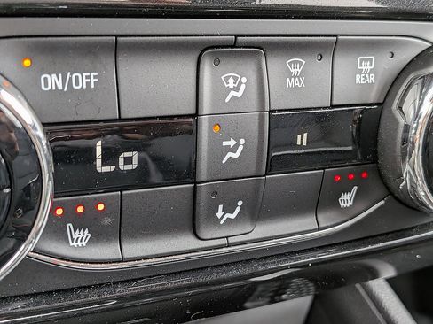 Used 2026 Chevrolet TrailBlazer RS w/ Convenience Package FWD image 39