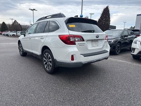 Used 2017 Subaru Outback 2.5i Limited image 3