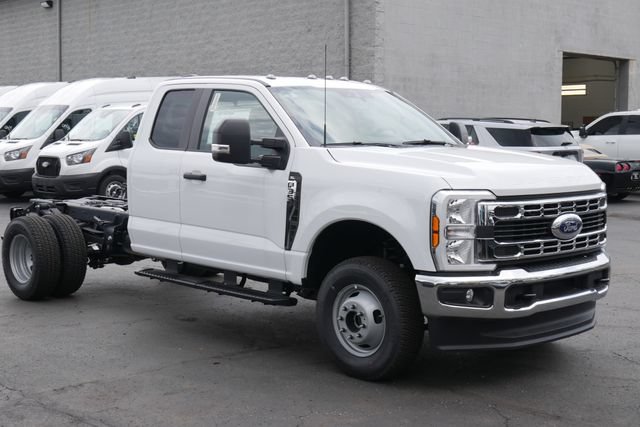 New 2026 Ford F350 XL w/ XL Chrome Package AWD/4WD image 4