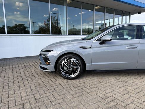 Used 2025 Hyundai Sonata SEL FWD image 9