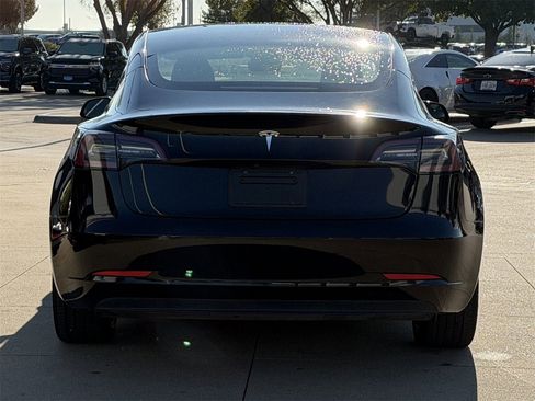 Used 2023 Tesla Model 3 Standard Range image 5
