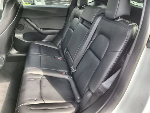 Used 2022 Tesla Model Y Performance AWD/4WD image 23