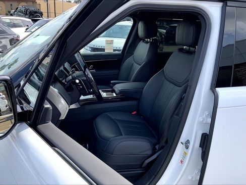 New 2026 Land Rover Range Rover Long Wheelbase SE image 13