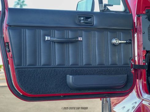 Used 1991 Jeep Wrangler Renegade AWD/4WD image 36