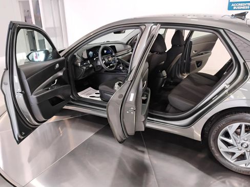 Used 2024 Hyundai Elantra SEL image 6