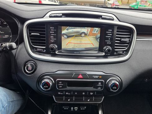 Used 2019 Kia Sorento EX image 24
