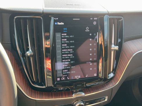 Used 2023 Volvo XC60 B5 Ultimate w/ Protection Package Premier image 23