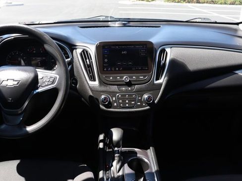 Used 2022 Chevrolet Malibu LT FWD image 14