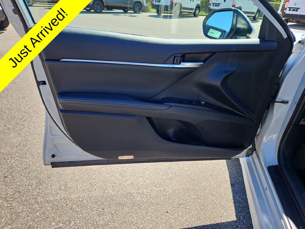 Used 2024 Toyota Camry XSE FWD image 18