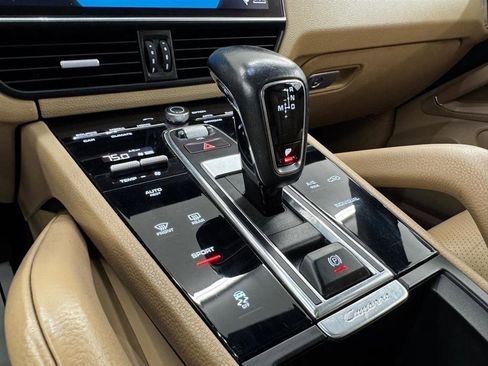 Used 2020 Porsche Cayenne AWD/4WD image 26