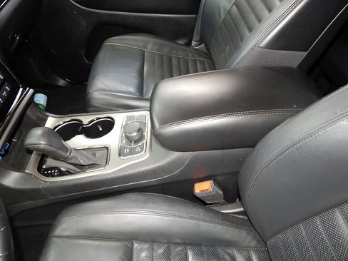 Used 2019 Jeep Grand Cherokee Limited X image 19