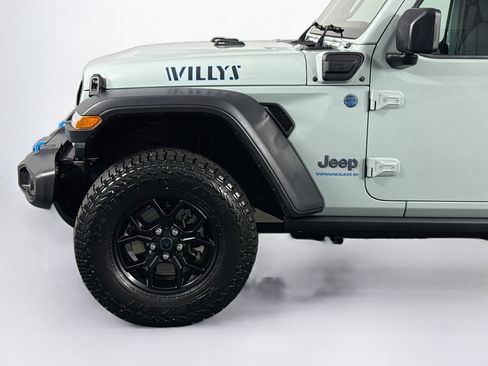 Used 2024 Jeep Wrangler Unlimited AWD/4WD image 42