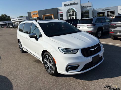 New 2026 Chrysler Pacifica Pinnacle w/ Trailer Tow Group image 1