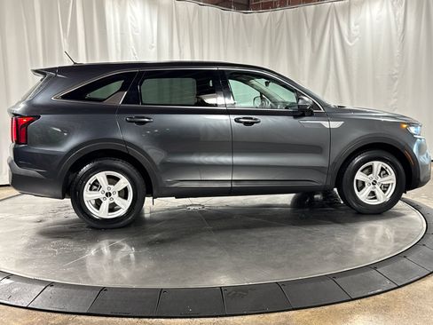 Used 2022 Kia Sorento LX FWD image 6
