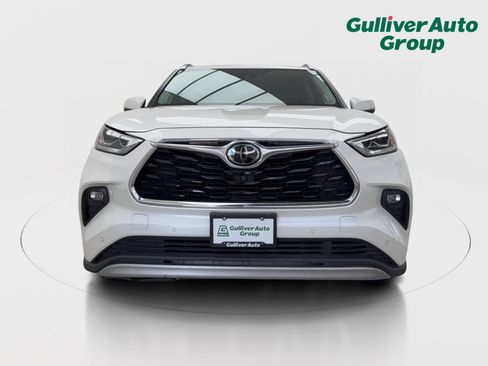 Used 2020 Toyota Highlander Platinum FWD image 14