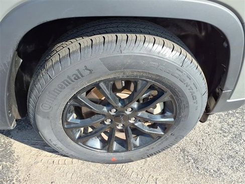 Used 2023 Jeep Cherokee Altitude Lux image 36