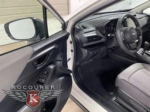 Used 2024 Subaru Crosstrek 2.0i Premium image 10