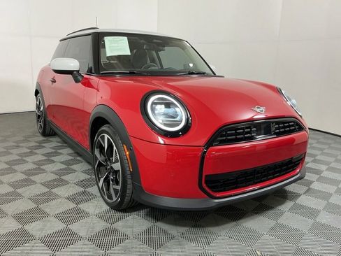 Certified 2025 MINI Cooper 2-Door Hardtop FWD image 4