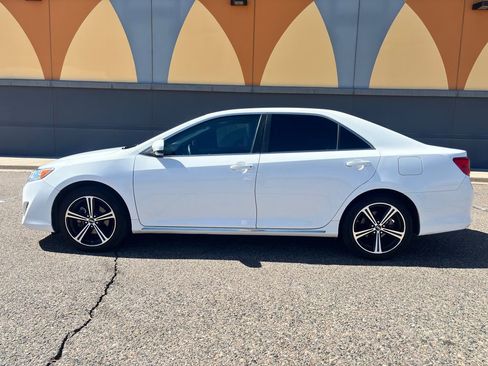 Used 2014 Toyota Camry LE image 6