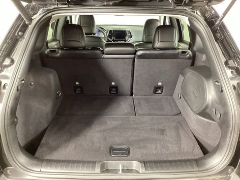 Used 2022 Jeep Cherokee Limited w/ Elite Package image 12