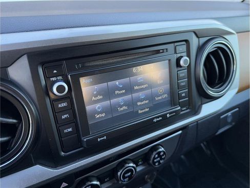 Used 2018 Toyota Tacoma SR5 image 15