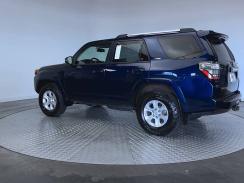 Used 2019 Toyota 4Runner SR5 Premium AWD/4WD image 6