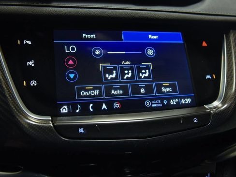 Used 2024 Cadillac XT6 Sport w/ Technology Package AWD/4WD image 40