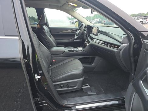 Certified 2026 INFINITI QX60 Luxe w/ Cargo Package FWD image 12