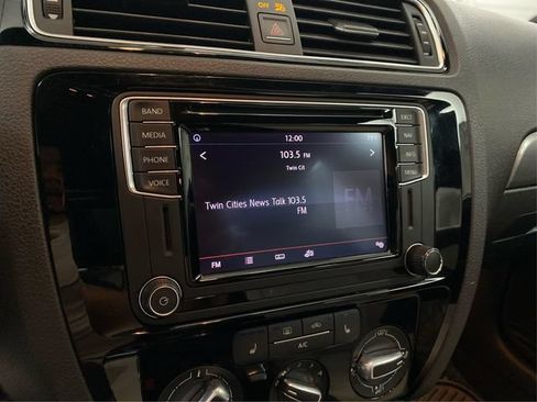 Used 2016 Volkswagen Jetta Sport w/ Lighting Package FWD image 29