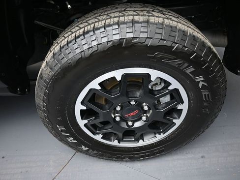 Certified 2025 Toyota Tacoma TRD Off-Road image 15