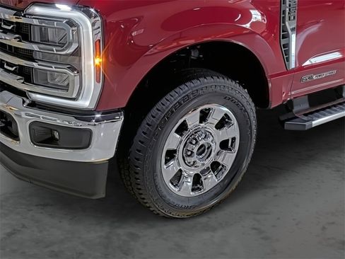 Used 2025 Ford F250 Lariat w/ Chrome Package image 7