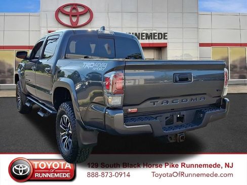 Used 2022 Toyota Tacoma TRD Sport AWD/4WD image 4