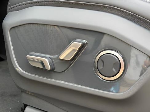 Used 2024 Kia EV9 Wind image 13