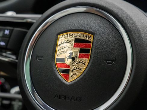 Certified 2026 Porsche Macan AWD/4WD image 25