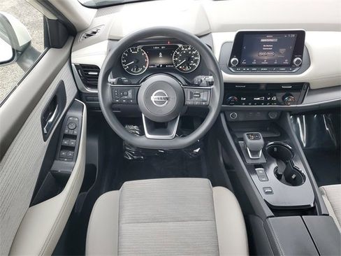 Certified 2021 Nissan Rogue SV image 14