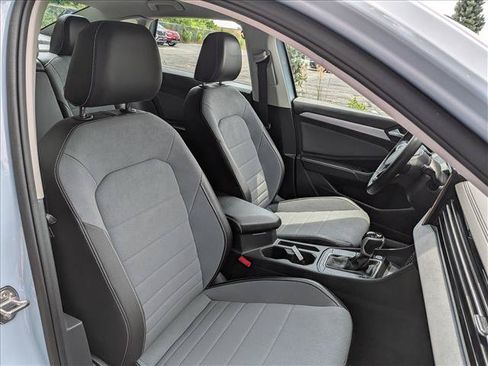 Certified 2025 Volkswagen Jetta SE FWD image 13