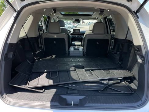 Certified 2025 Honda Pilot Touring image 42