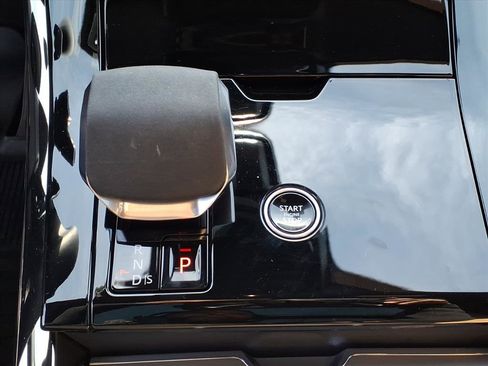 Certified 2025 Land Rover Range Rover Sport SE image 13