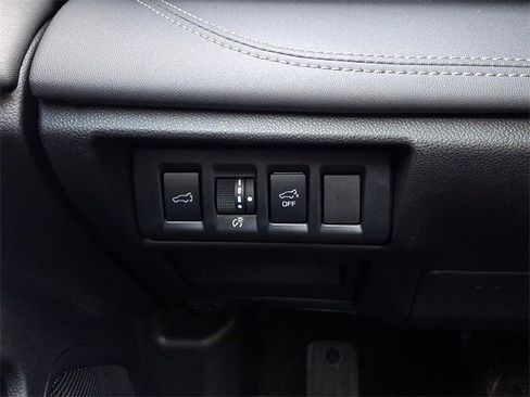 Used 2025 Subaru Outback Limited image 25