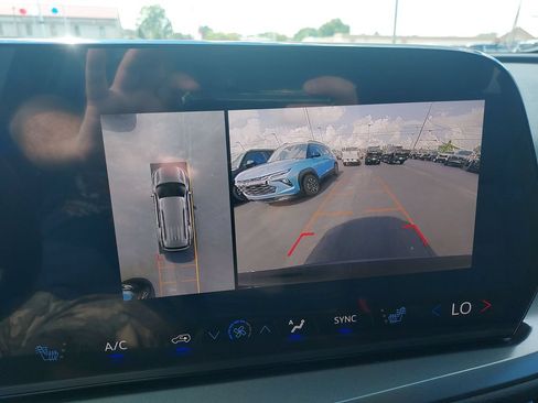 New 2026 Chevrolet Traverse LT w/ Driver Confidence Package FWD image 23
