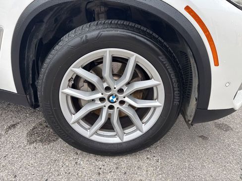 Certified 2022 BMW X5 xDrive40i w/ Premium Package AWD/4WD image 3