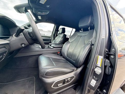 Used 2023 Jeep Wagoneer L Series II image 23