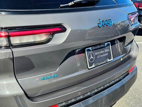 Used 2023 Jeep Grand Cherokee L Altitude image 15