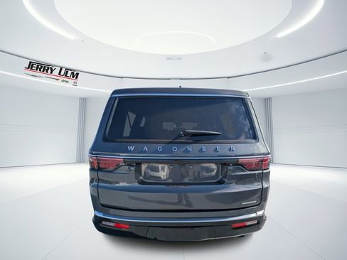 Used 2024 Jeep Wagoneer L Series III w/ Flexible Seating Group image 4