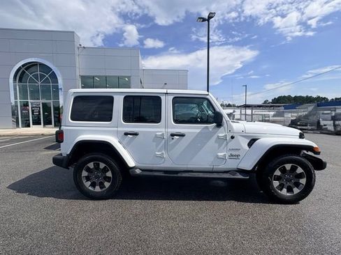 Used 2023 Jeep Wrangler Unlimited Sahara w/ Cold Weather Group AWD/4WD image 8