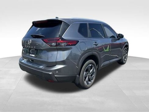 Used 2025 Nissan Rogue SV w/ SV Premium Package FWD image 7