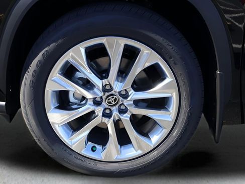 New 2026 Toyota Highlander Limited image 10