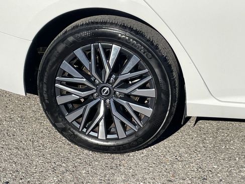 Used 2025 Nissan Altima 2.5 SV image 30