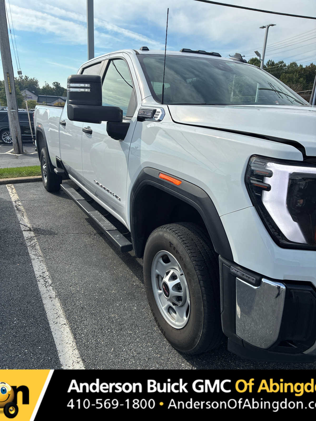Used 2024 GMC Sierra 2500 Pro w/ 1SA Pro Safety Plus Package AWD/4WD image 1