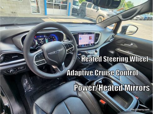 Used 2025 Chrysler Pacifica Select FWD image 33